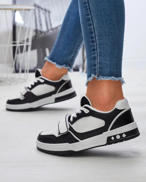 Жіночі спортивні кросівки біло-чорного кольору Xirrat- Footwear