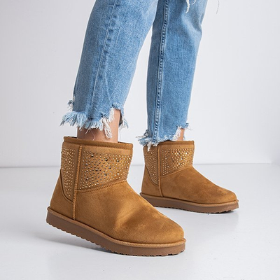 Matně hnědé izolované sněhové boty - Obuv