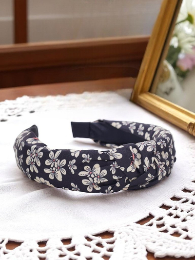 Royalfashion Čelenka s pleteným květinovým vzorem Florinda