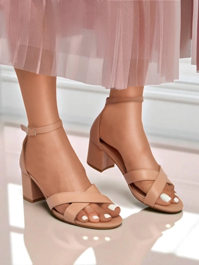 Royalfashion Жіночі босоніжки на низькому стійкому підборі Eleganza Strap