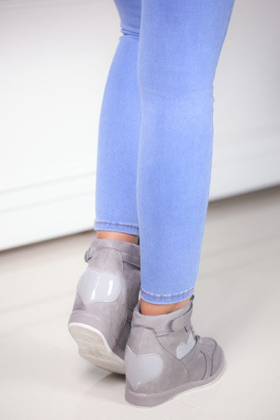 Szare sneakersy na koturnie - Obuwie