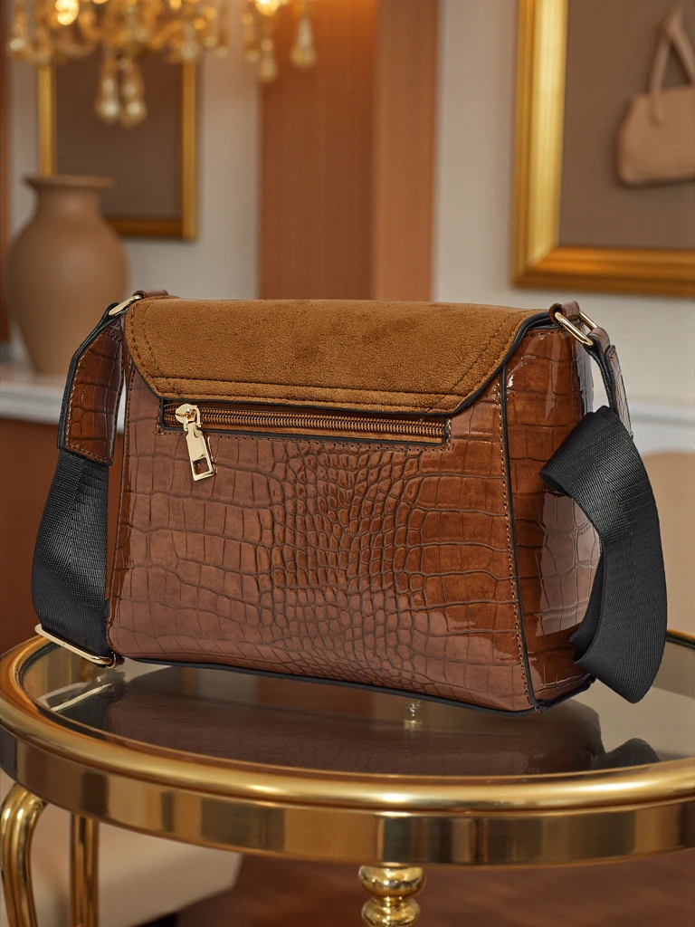 Malá dámská kabelka z eko kůže s ražbou Narelle