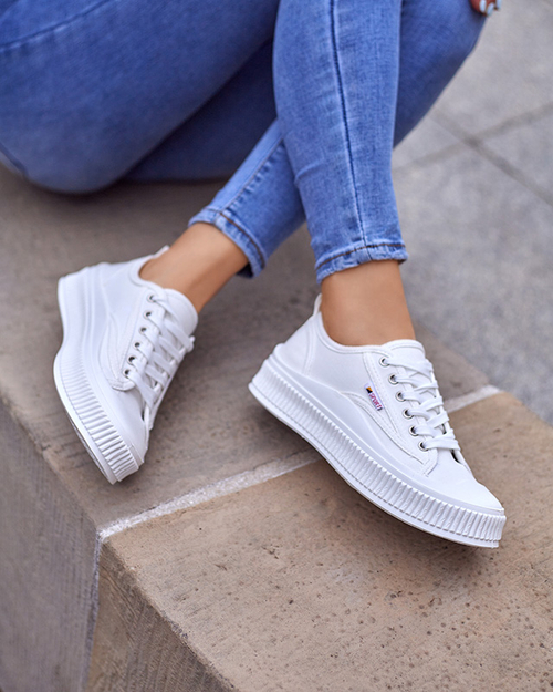 Жіночі білі кросівки Scola-Shoes
