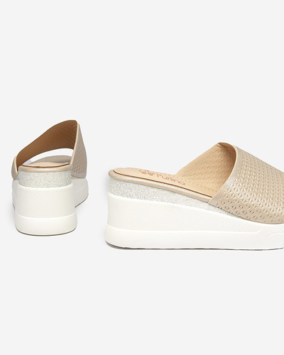 Zlaté dámské prolamované pantofle na klínku s brokátem Neritas - Shoes