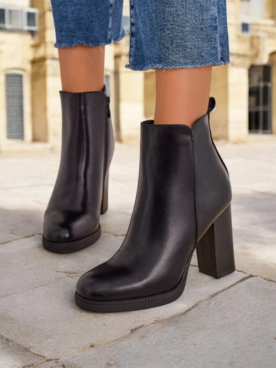 Dámské kotníkové boty Royalfashion na sloupci Erozi