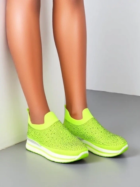 Royalfashion Жіночі спортивні туфлі на підошві з тканини з стразами Adeq