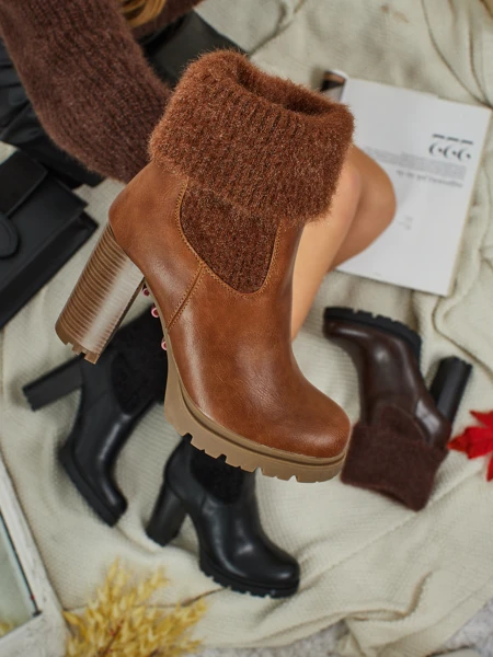 Ботильйони жіночі еко шкіряні на підборах-стовпчику з трикотажем Tirave