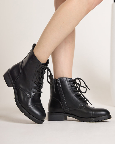 Чорні жіночі чоботи на низькому каблуці Verasi