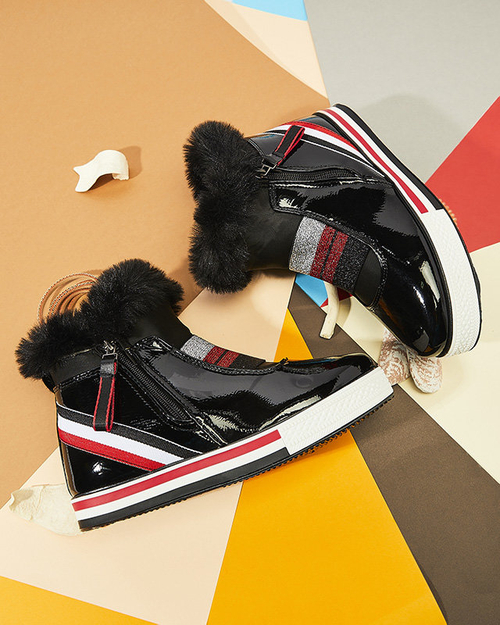 OUTLET Чорні жіночі спортивні черевики на прихованому каблуці з хутром Gomiu- Footwear