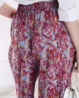 červený || růžová