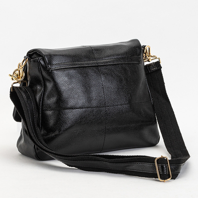 Чорна жіноча сумка з ланцюжком