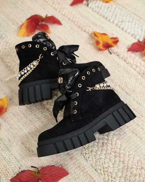 Жіночі утеплені черевики з екозамші Royalfashion чорного кольору Dahaff