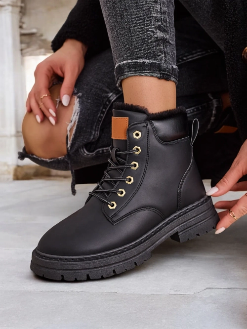 Жіночі утеплені треперні чоботи Royalfashion RADORAS