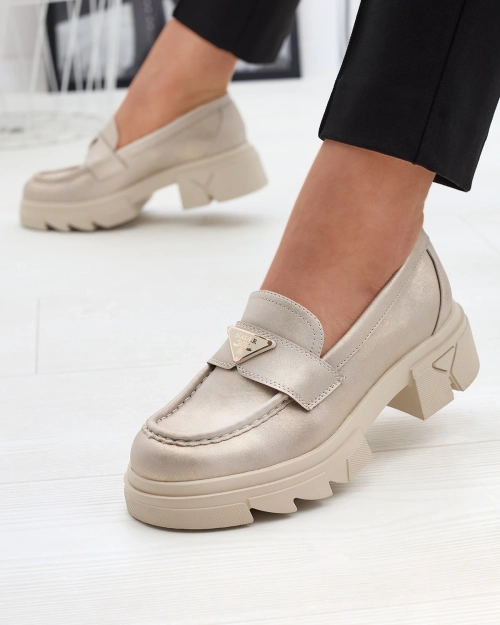 Жіночі золоті мокасини з декором Sarix - Взуття