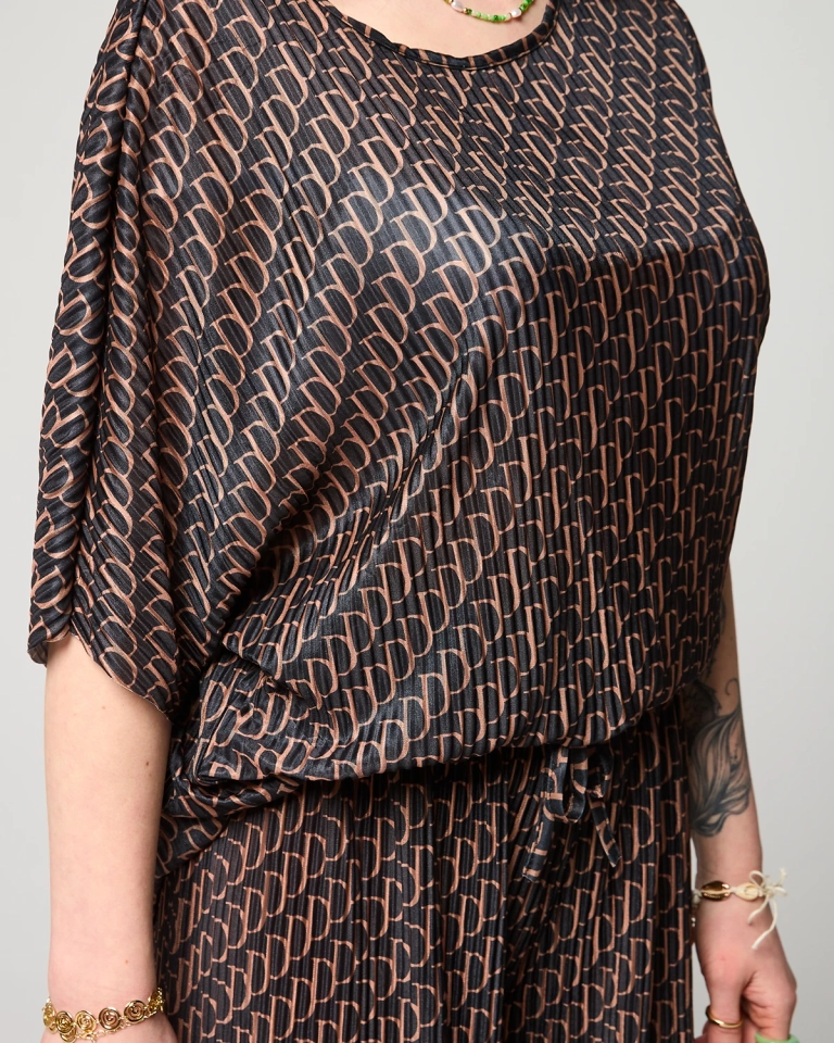 Černý dámský plisovaný komplet s hnědým vzorem - Oblečení