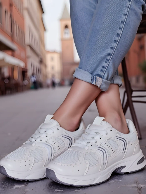 Royalfashion Жіночі кросівки Resioo