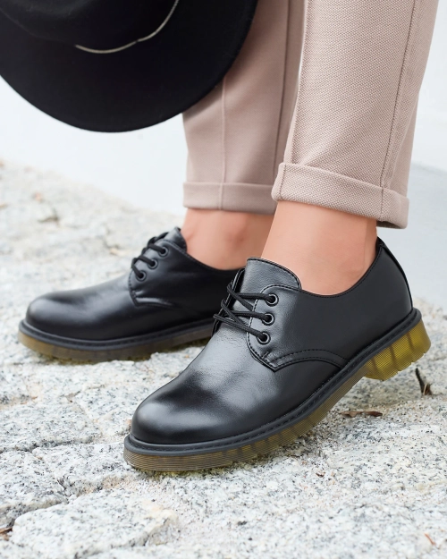 Чорні жіночі напівчеревики Heloso- Footwear