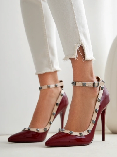 Royalfashion Lakované dámské lodičky na tenkém podpatku se cvočky Qoscalle