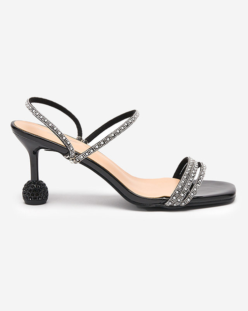 Чорні лаковані шльопанці на низьких підборах Lakopi