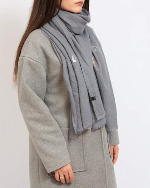 Royalfashion Šedá dámská tenká šála s třpytkami