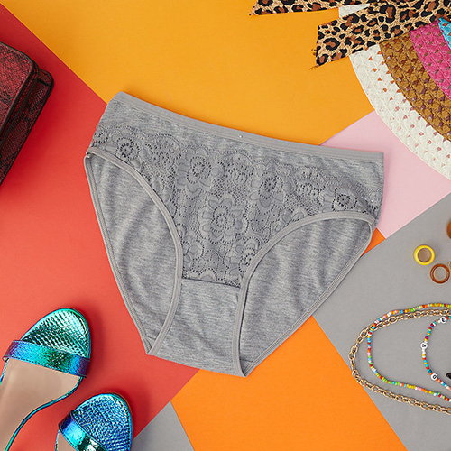 Сірі жіночі трусики з мереживом