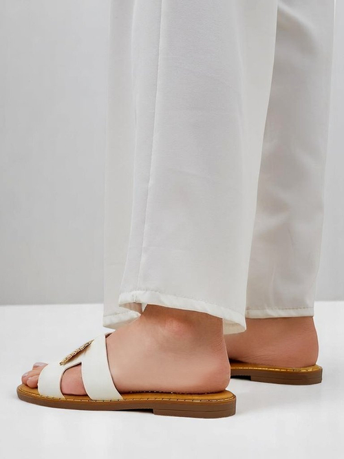 Royalfashion жіночі шльопанці з декором Crattes