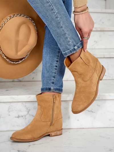 Royalfashion Hnědé kotníkové boty s kovbojským stylem na zakrytém klíně Patorias