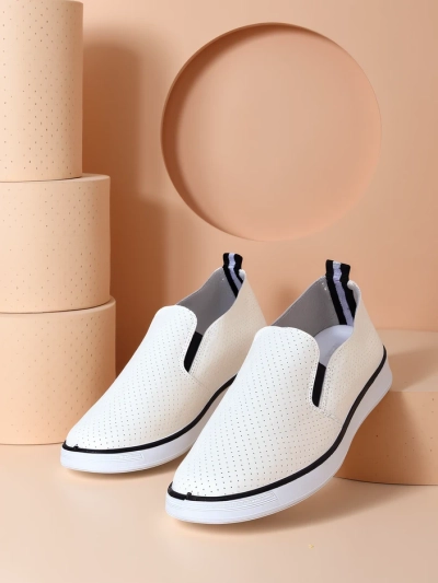 Royalfashion Жіночі перфоровані спортивні черевики Musio