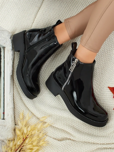 Лаковані ботильйони Calvera