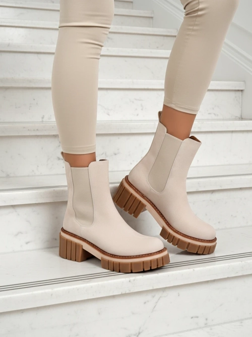 Ботки на підборах з еко нубуку Amber Walk