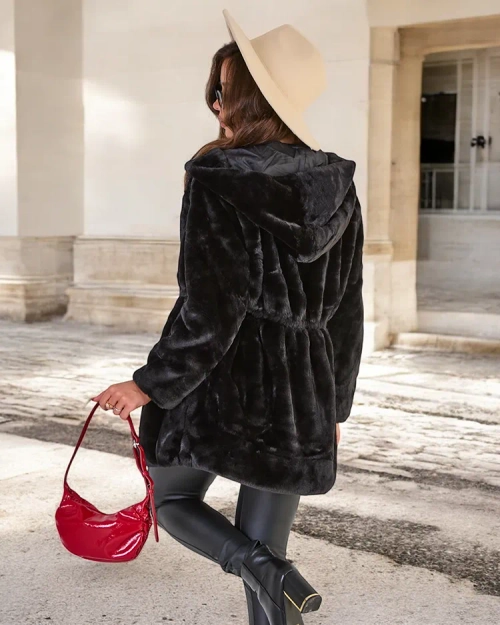 Жіноча куртка зі штучного хутра Royalfashion