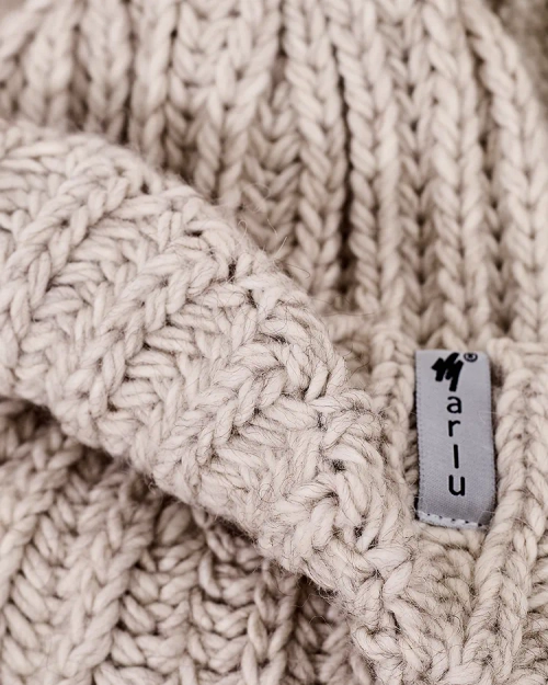 Жіноча в'язана шапка Royalfashion з помпоном