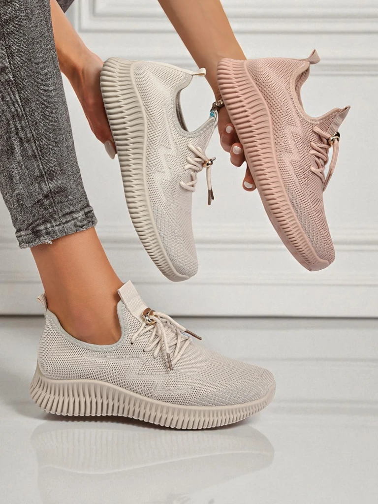 Aurelia Bianca – bílé dámské sneakersy Royalfashion na ploché podrážce