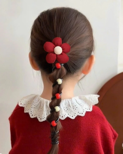 Royalfashion Gumička do vlasů ve tvaru pružiny s malým kvítkem Blossom Coil