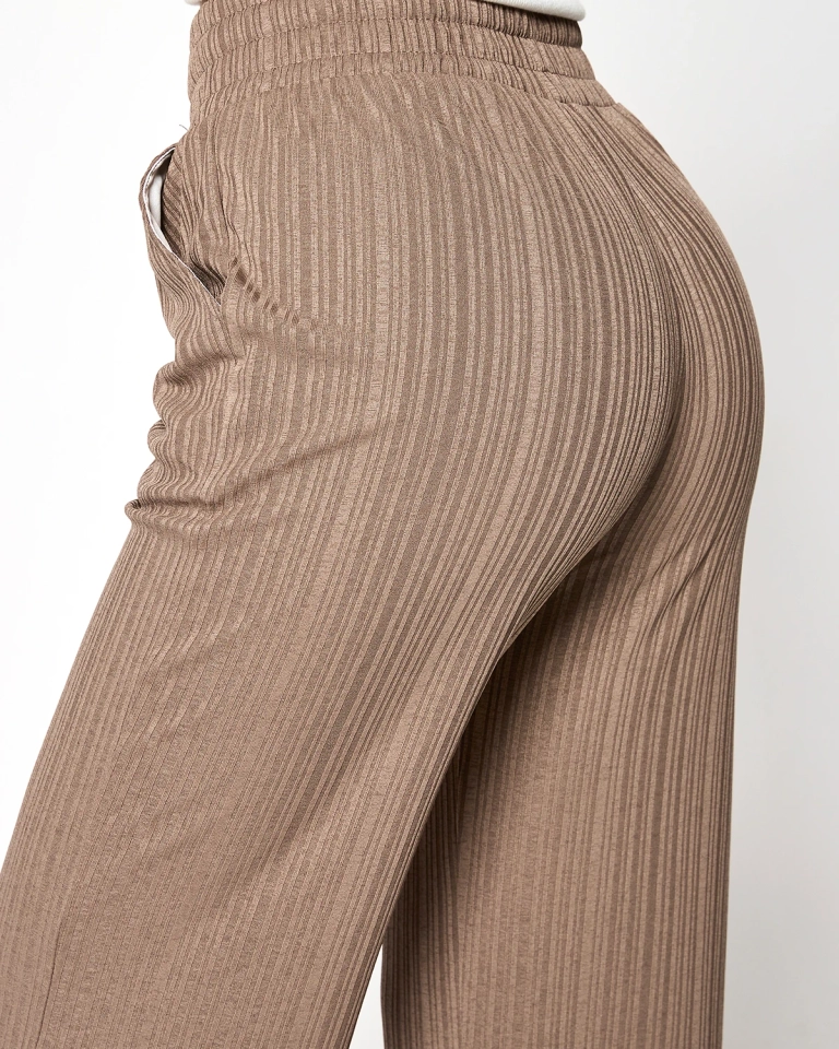 Široké dámské žebrované kalhoty v hnědé barvě- Oblečení