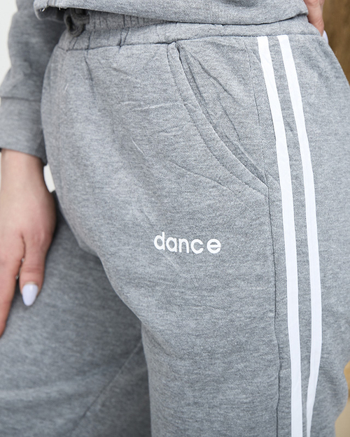 Сірий жіночий утеплений спортивний костюм в смужку - Одяг