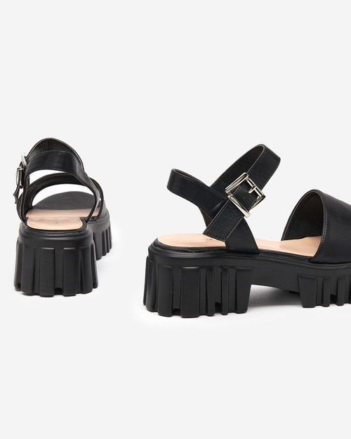 Чорні жіночі босоніжки на масивній підошві Nerile