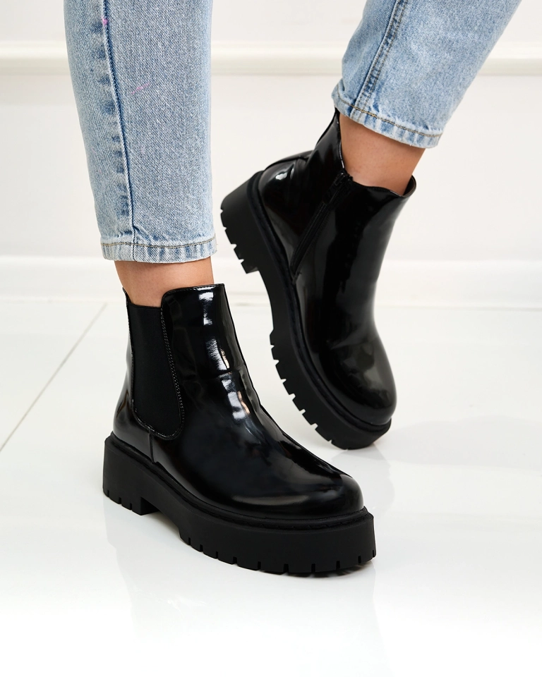 Royalfashion Černé lakované dámské kozačky bez podpatku Glossy Chic