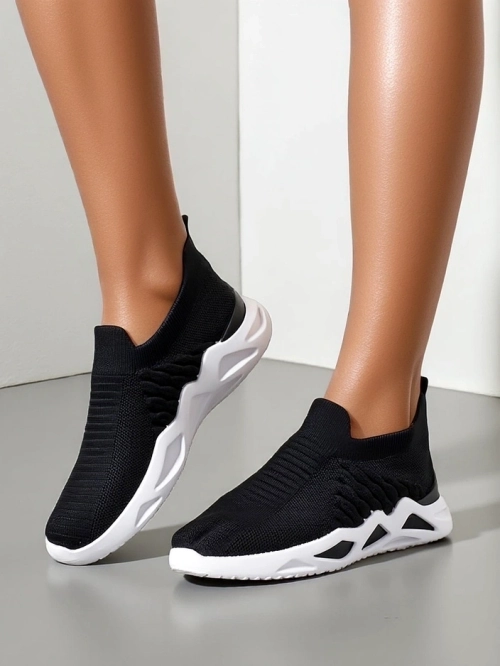 Royalfashion Жіночі снікери без шнурівки з стразами Elavises