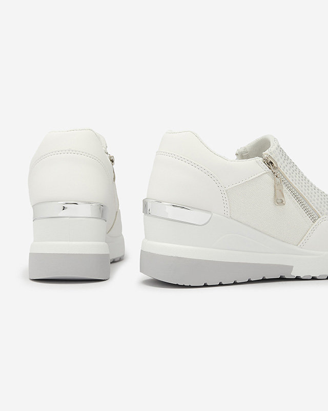 Bílá dámská sportovní obuv na platformovém podpatku zdobená zirkony Martela - Obuv