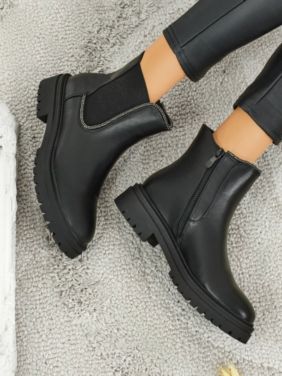 Kotníkové boty z ekologické kůže se zirkony Novira