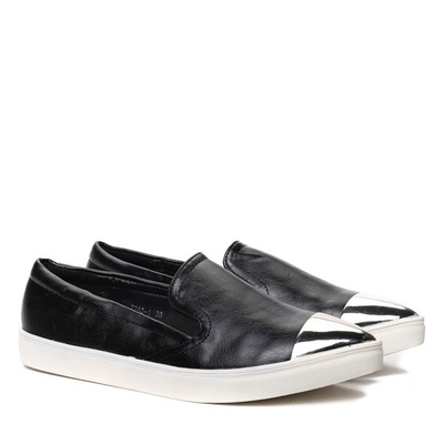 Černý slip on s kovovou špičkou Annalee - Obuv