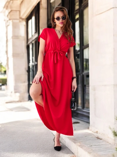 Royalfashion Dámské midi šaty s překříženým výstřihem, krátkými rukávy a opaskem