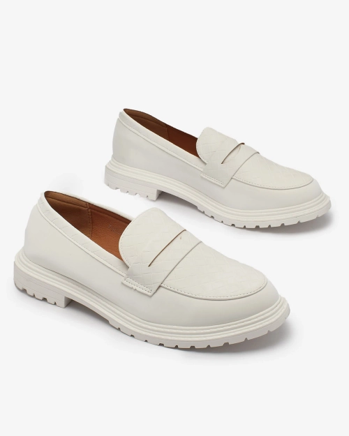 OUTLET OUTLET Royalfashion Білі жіночі мокасини з тисненням Tewneris