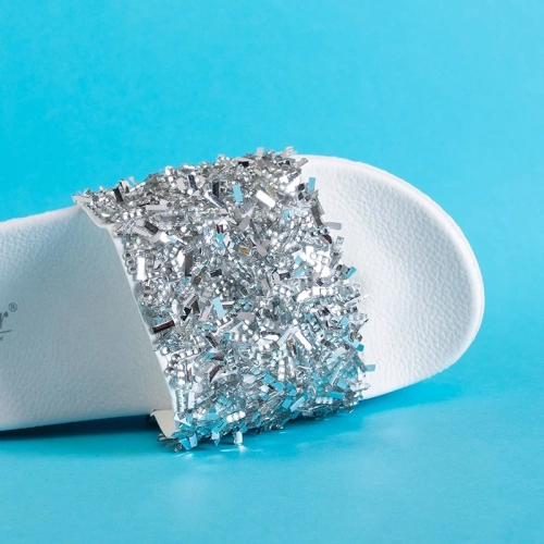 OUTLET Білі жіночі тапочки на платформі з фіанітом Lomine - Взуття