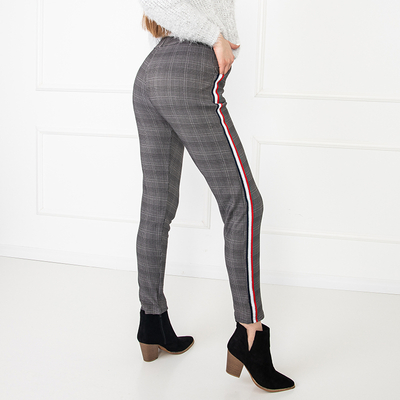 Жіночі штани в клітинку