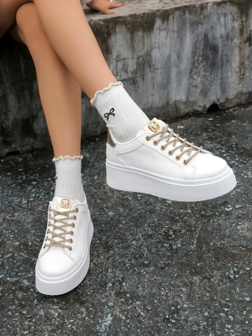 Royalfashion жіночі спортивні кросівки з декоративними шнурками Eone