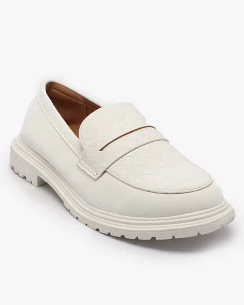 OUTLET OUTLET Royalfashion Білі жіночі мокасини з тисненням Tewneris