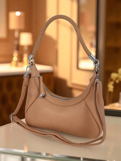 Royalfashion Маленька жіноча сумочка з екошкіри з декоративним ремінцем Lacquea
