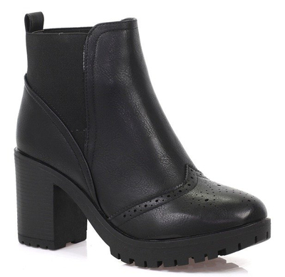 Czarne botki na słupku z ozdobnym noskiem - Obuwie